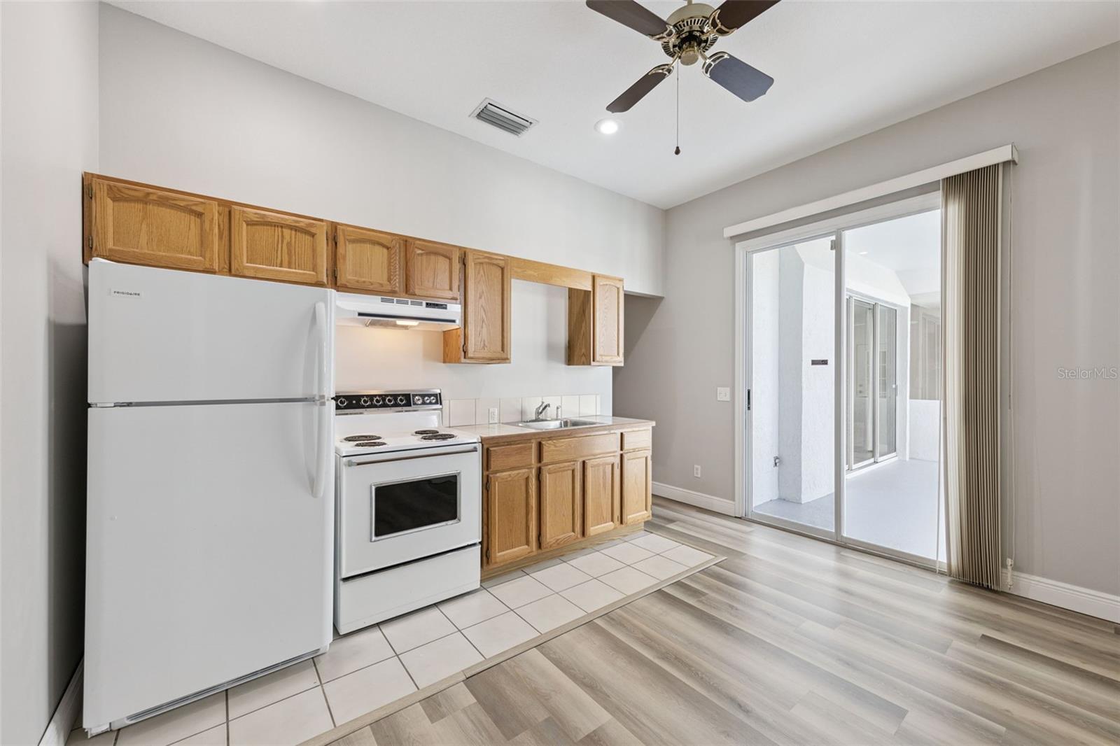 ACADEMY OAKS - Residential