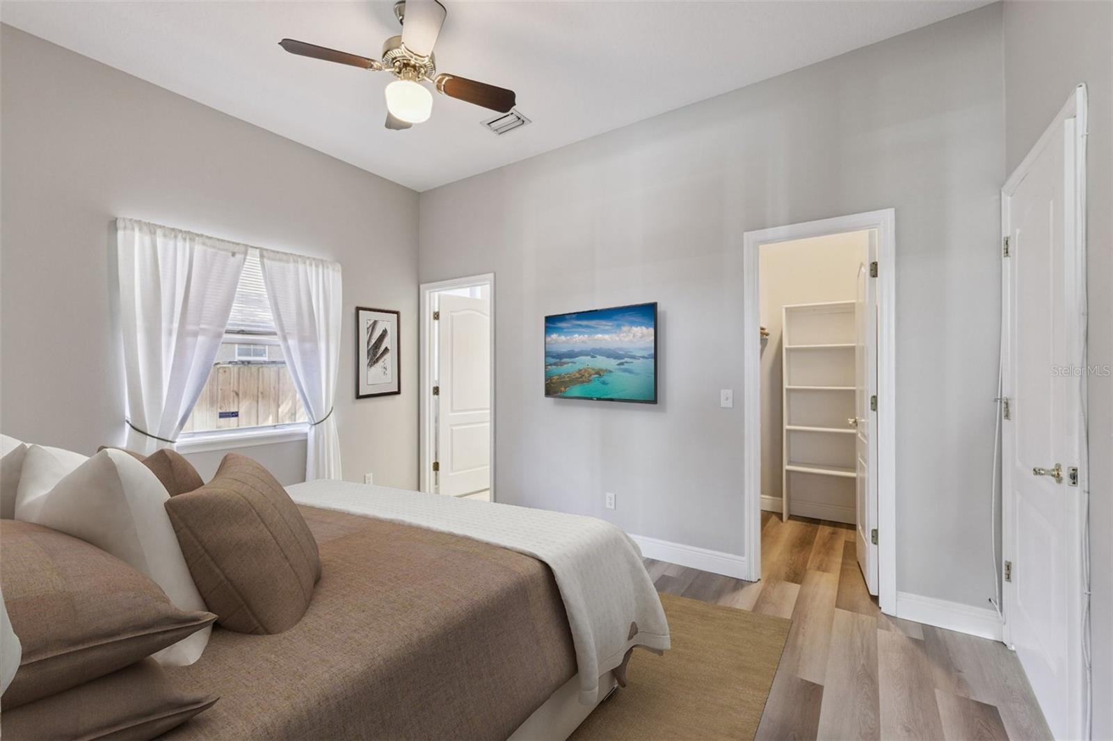 ACADEMY OAKS - Residential