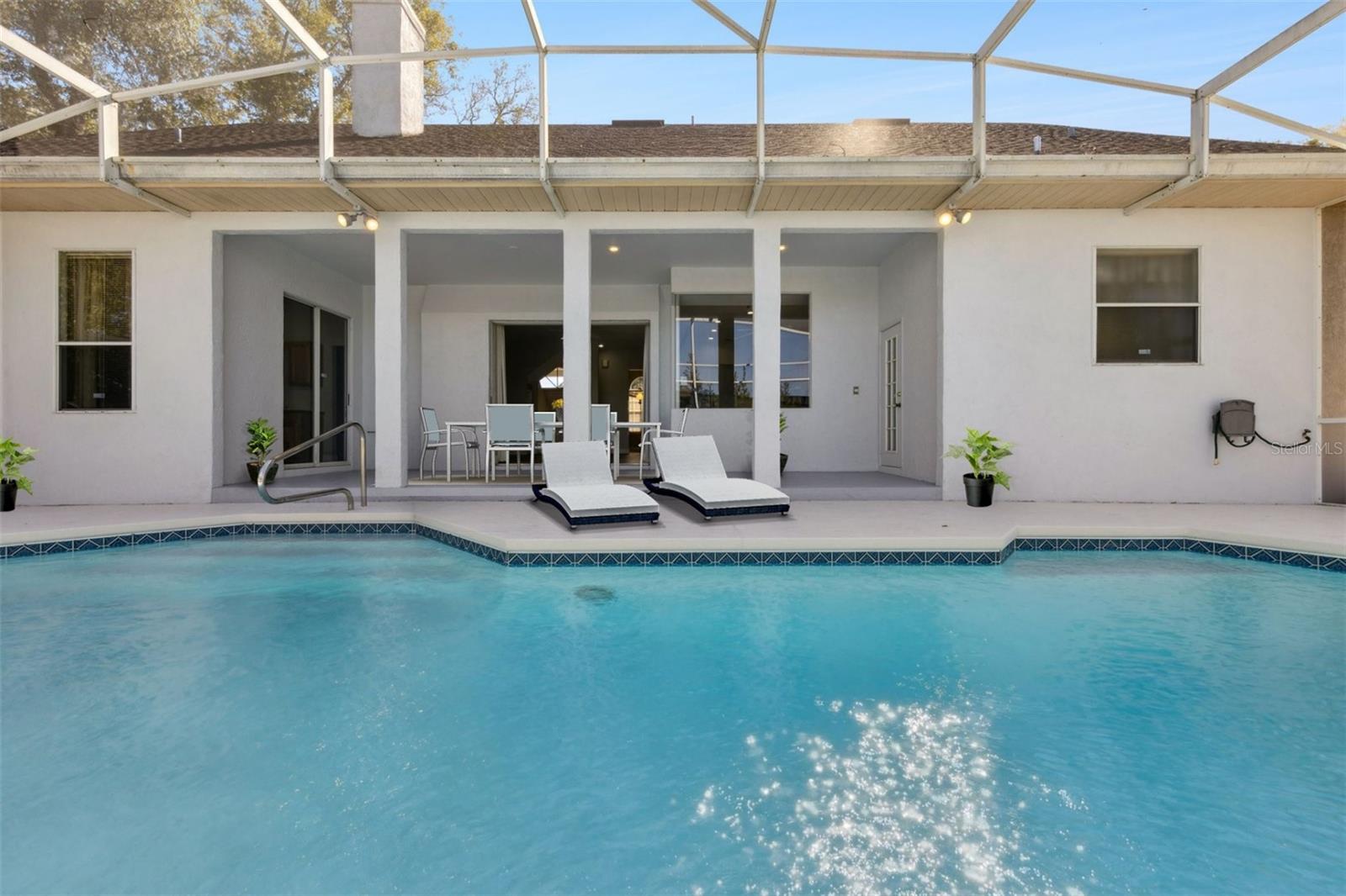 ACADEMY OAKS - Residential