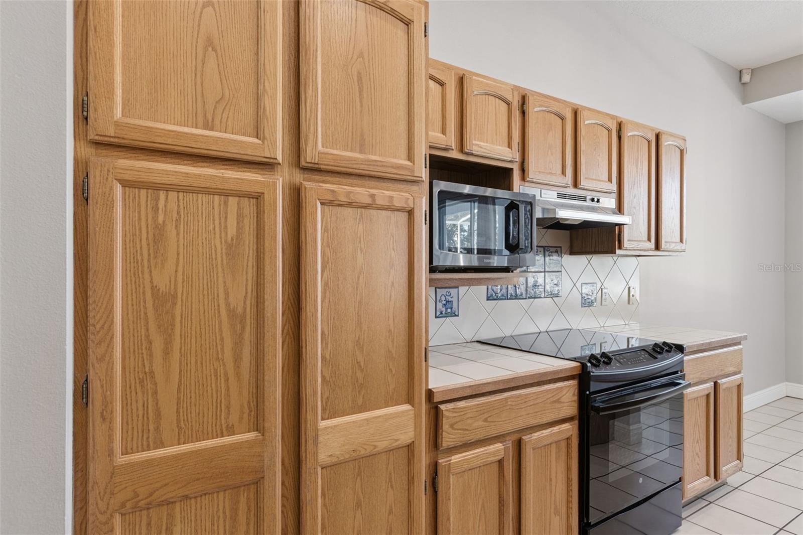 ACADEMY OAKS - Residential