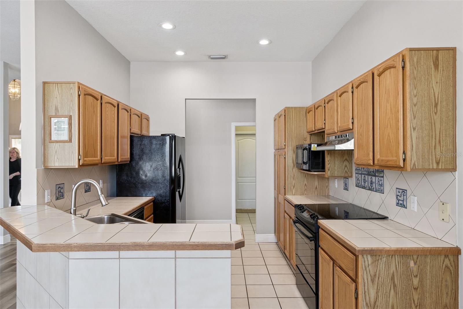 ACADEMY OAKS - Residential