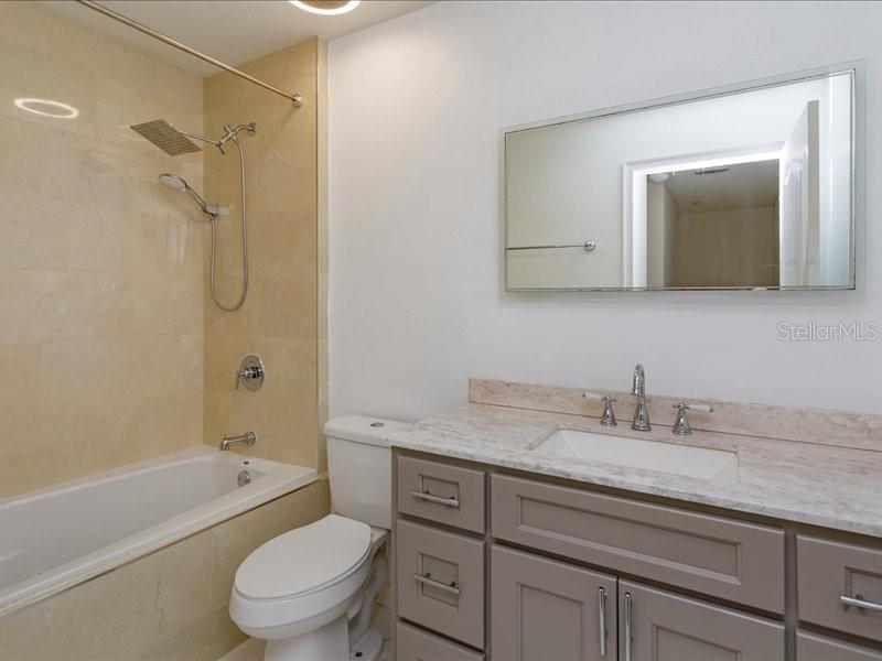 PRAIRIE LAKE RESERVE A B B2 E G - Residential Lease