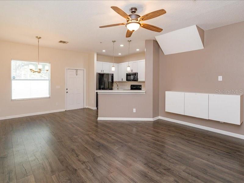 PRAIRIE LAKE RESERVE A B B2 E G - Residential Lease