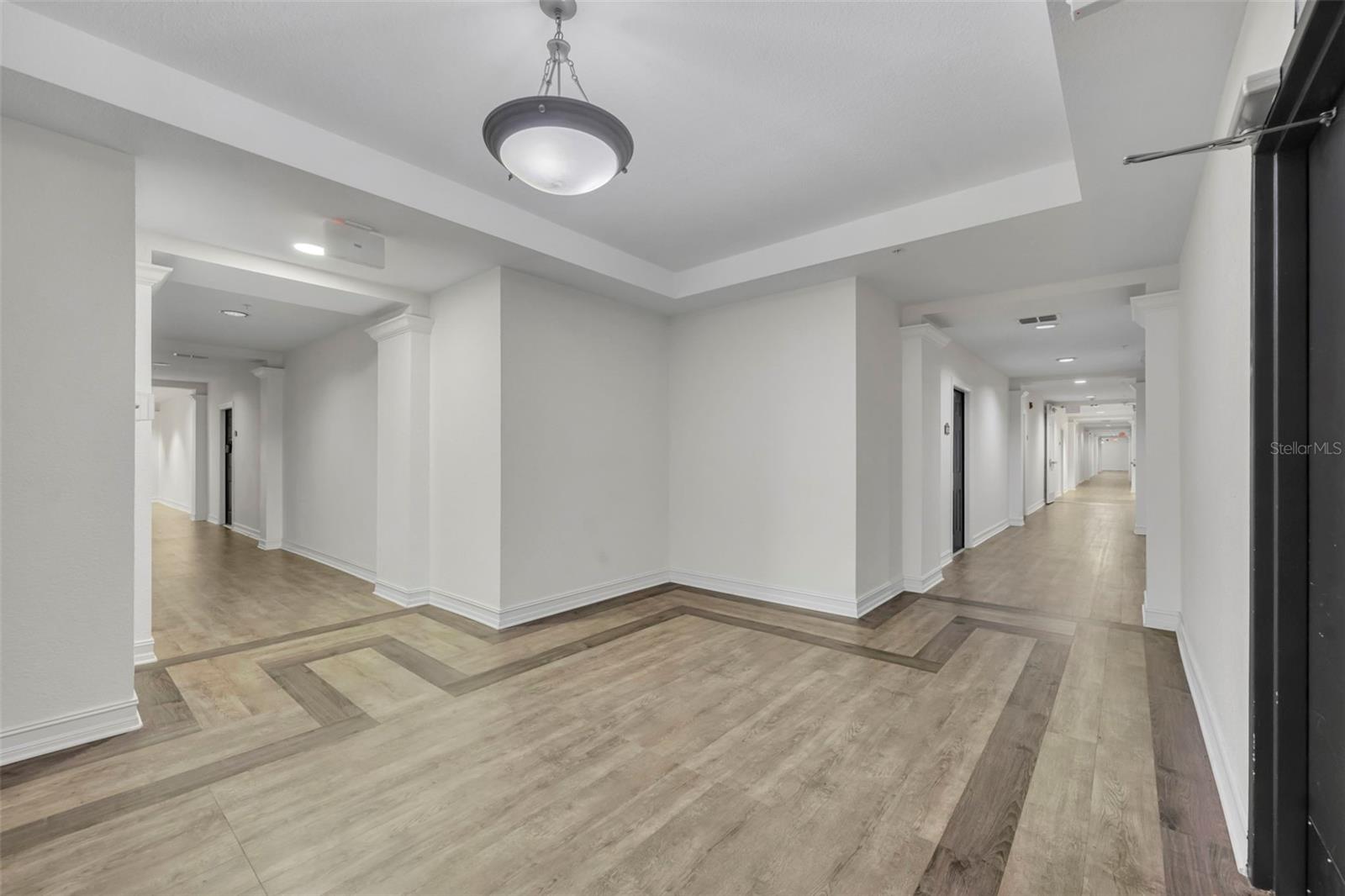 REGISTRY/MICHIGAN PARK - Residential