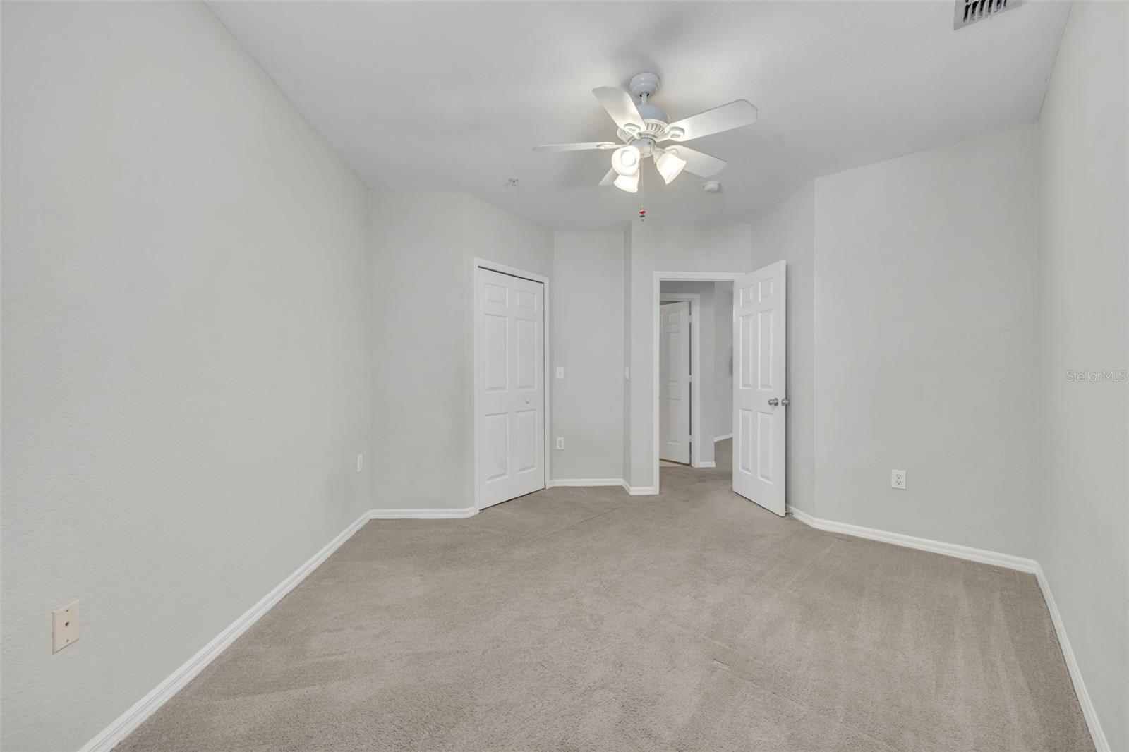 REGISTRY/MICHIGAN PARK - Residential