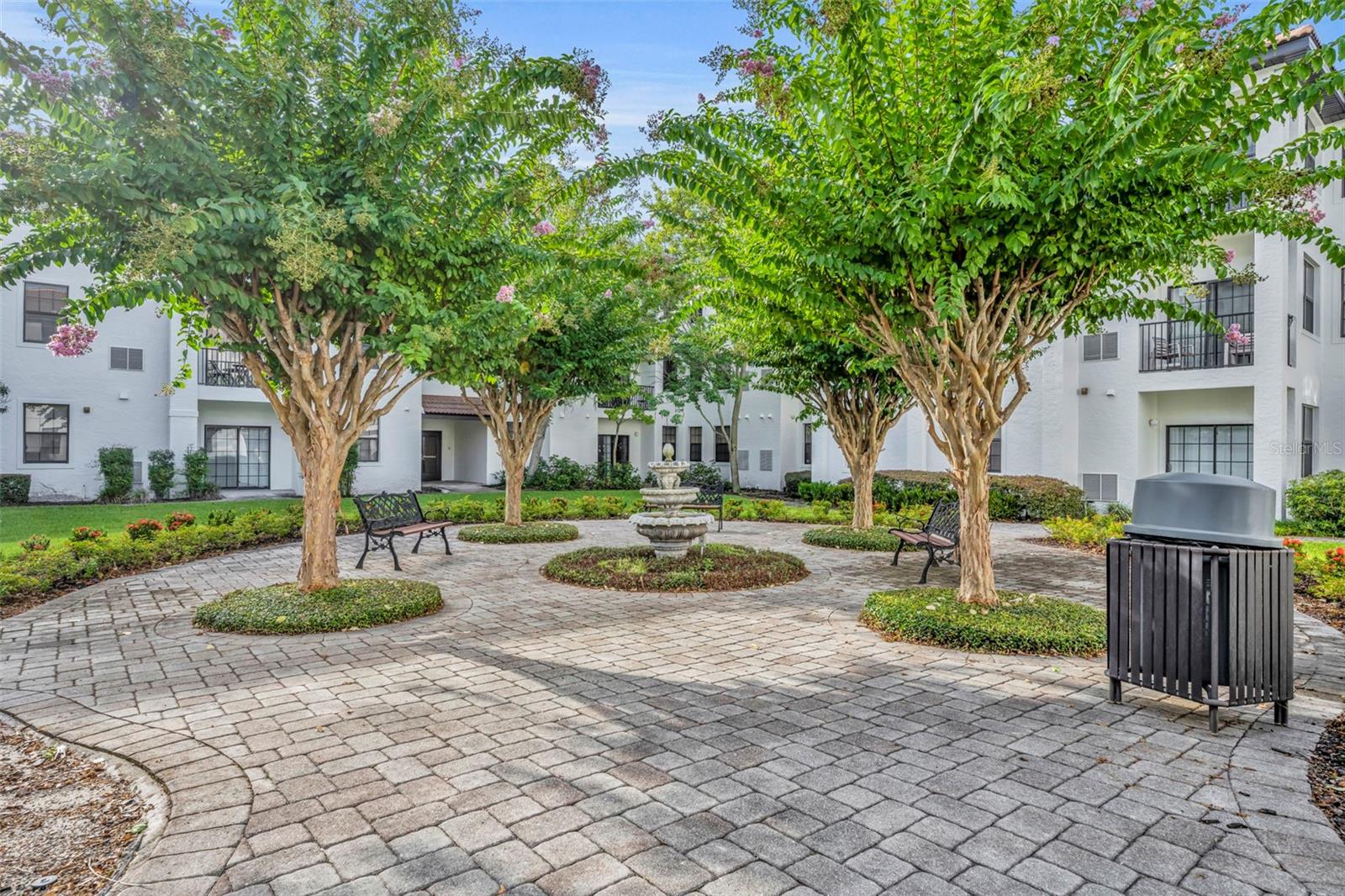 REGISTRY/MICHIGAN PARK - Residential