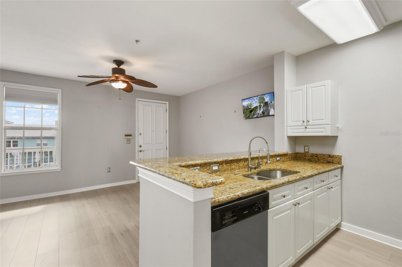 TOWN CENTER CONDOMINIUMS - Residential