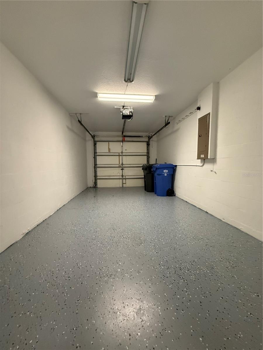 THE PROMENADE TWNHMS AT WES - Residential