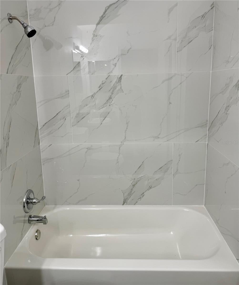 THE PROMENADE TWNHMS AT WES - Residential