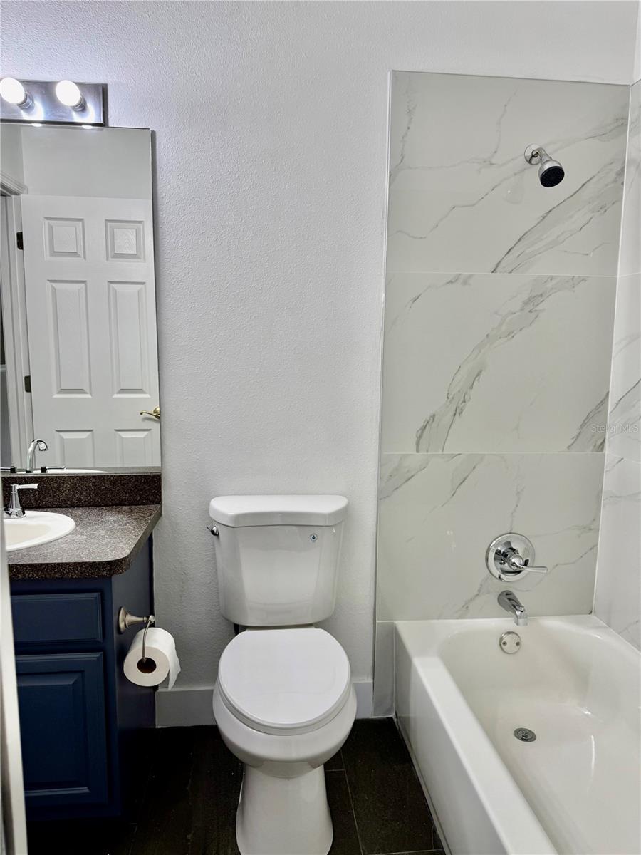 THE PROMENADE TWNHMS AT WES - Residential