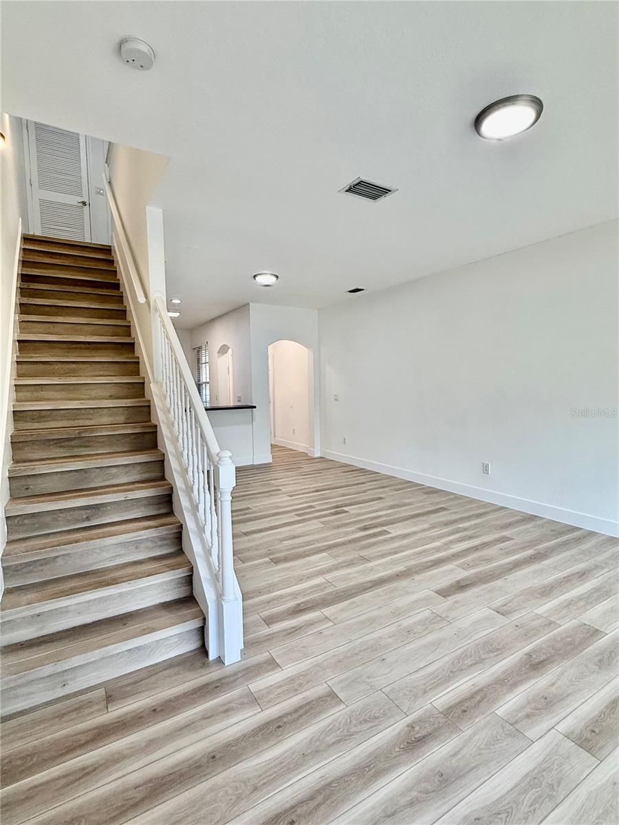 THE PROMENADE TWNHMS AT WES - Residential