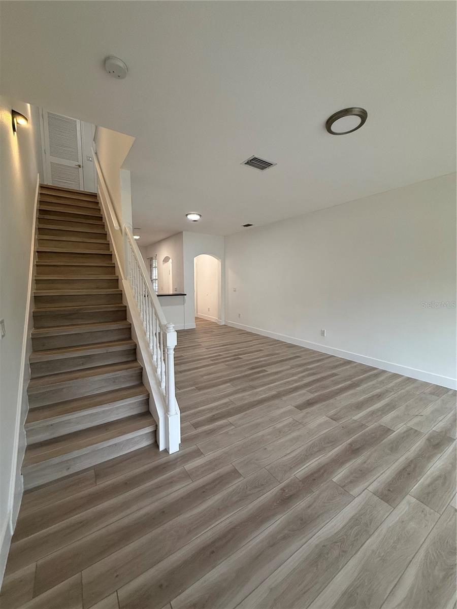 THE PROMENADE TWNHMS AT WES - Residential