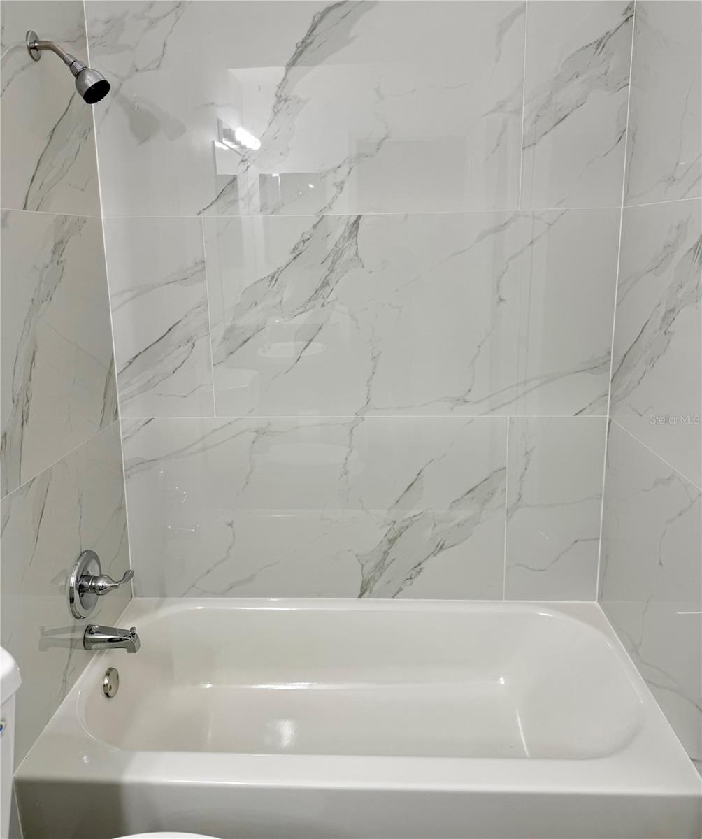 THE PROMENADE TWNHMS AT WES - Residential