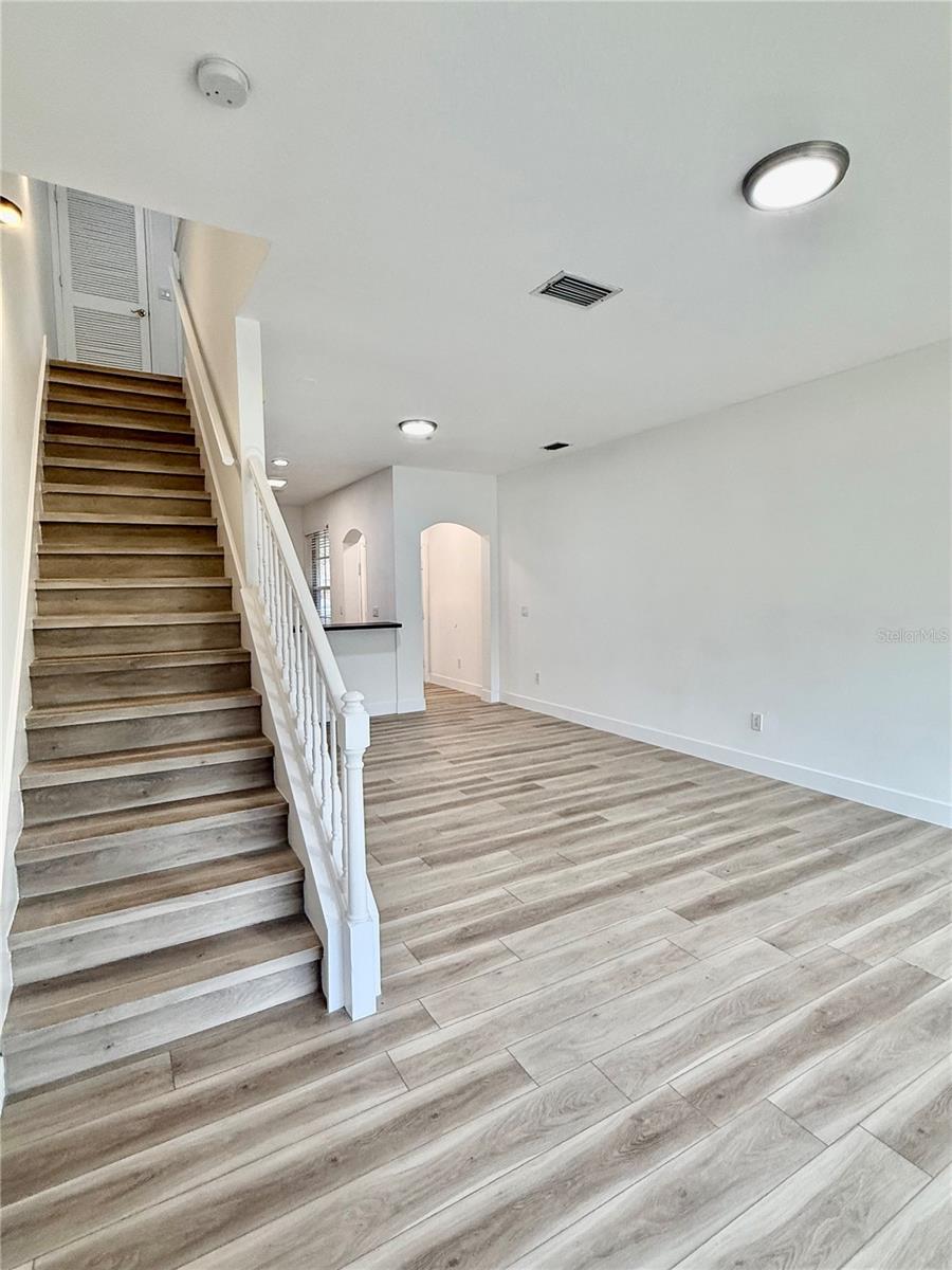 THE PROMENADE TWNHMS AT WES - Residential