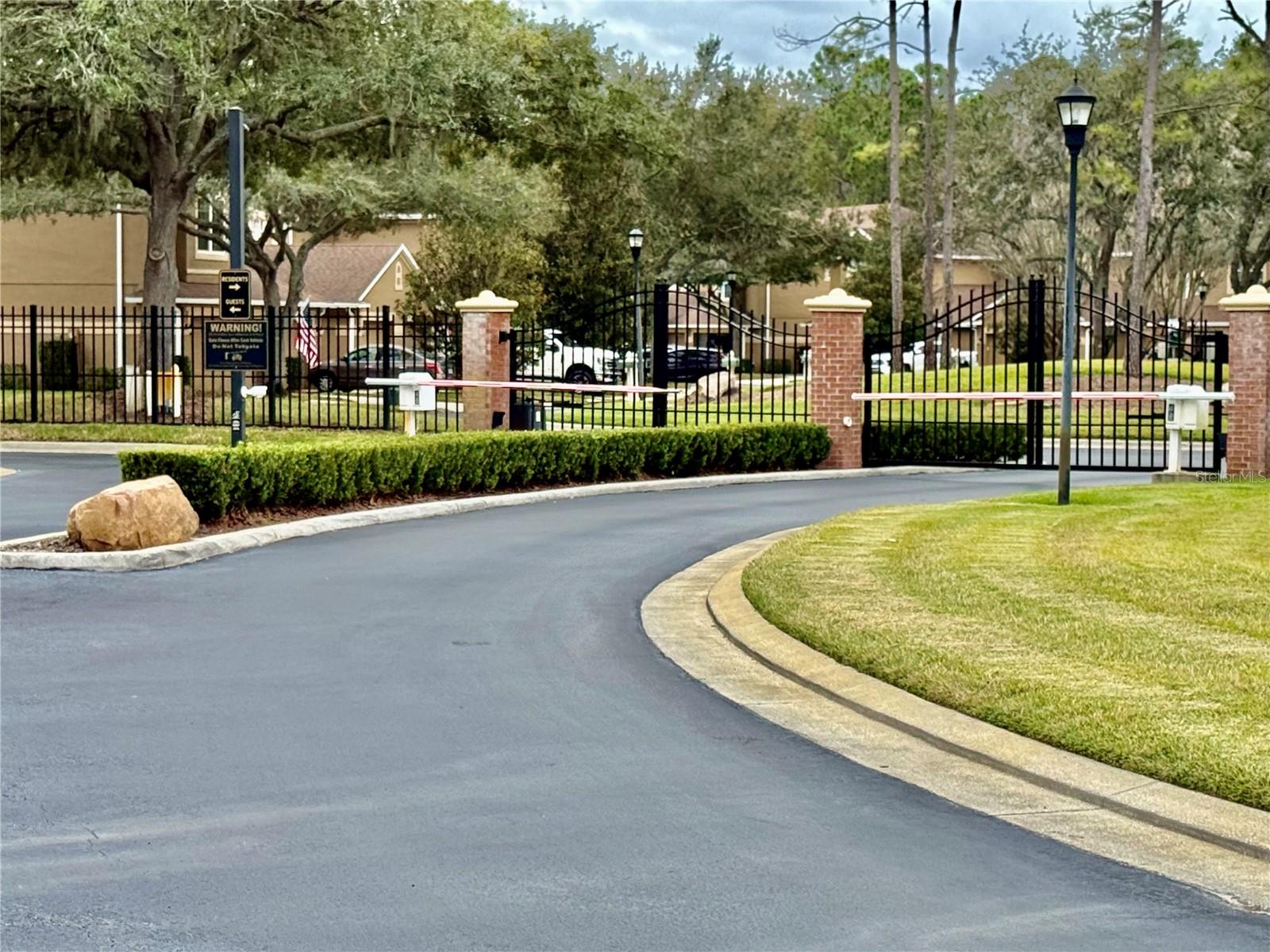 THE PROMENADE TWNHMS AT WES - Residential