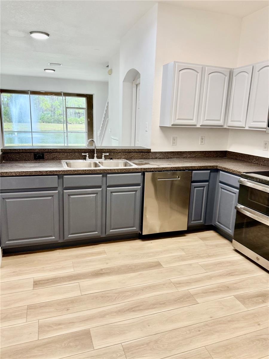 THE PROMENADE TWNHMS AT WES - Residential