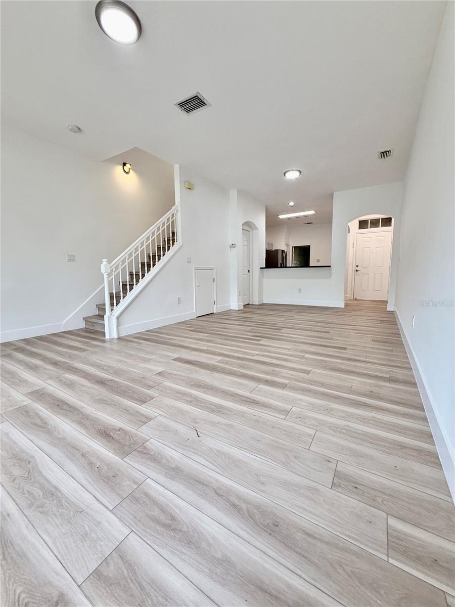 THE PROMENADE TWNHMS AT WES - Residential