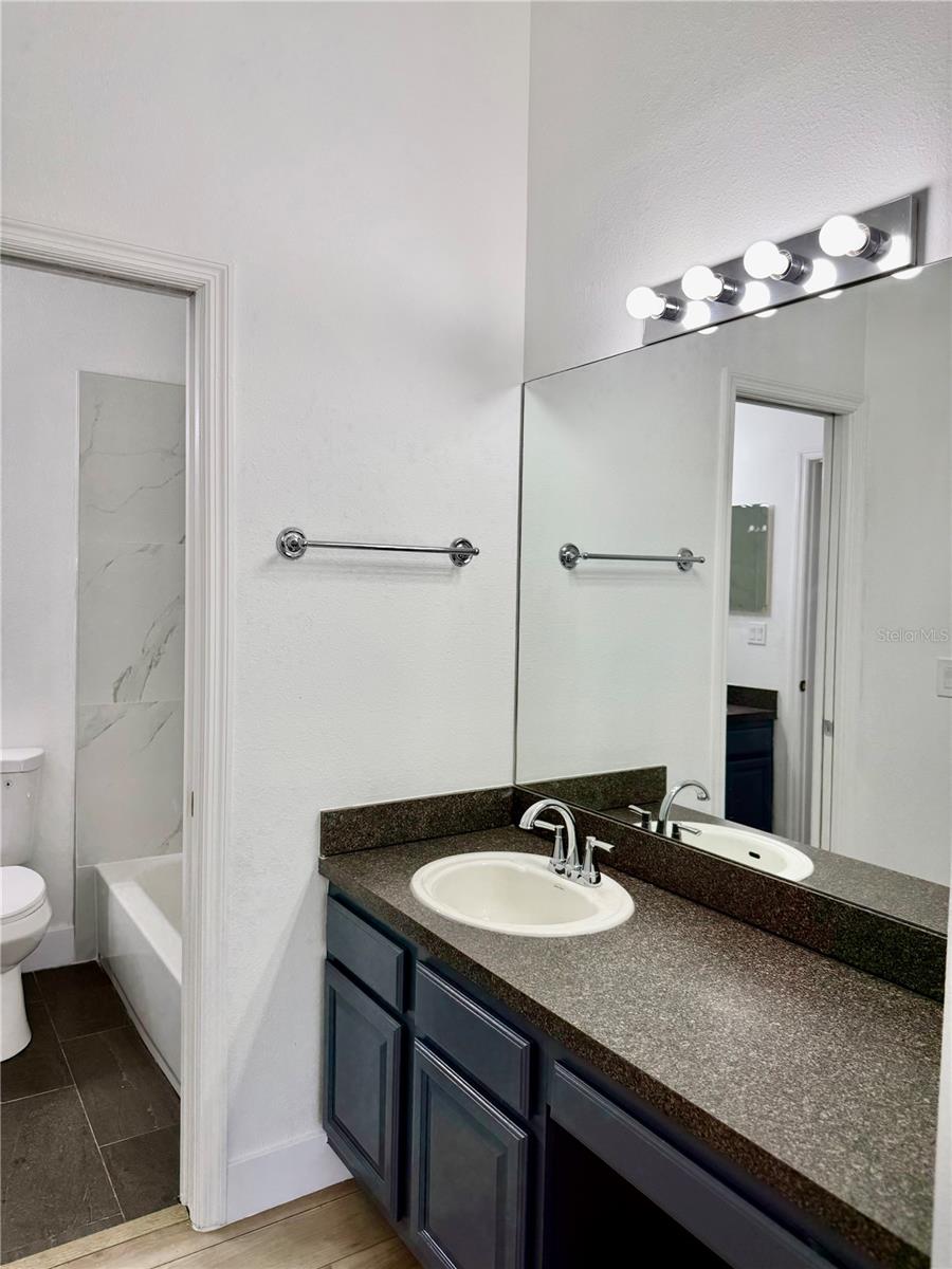 THE PROMENADE TWNHMS AT WES - Residential