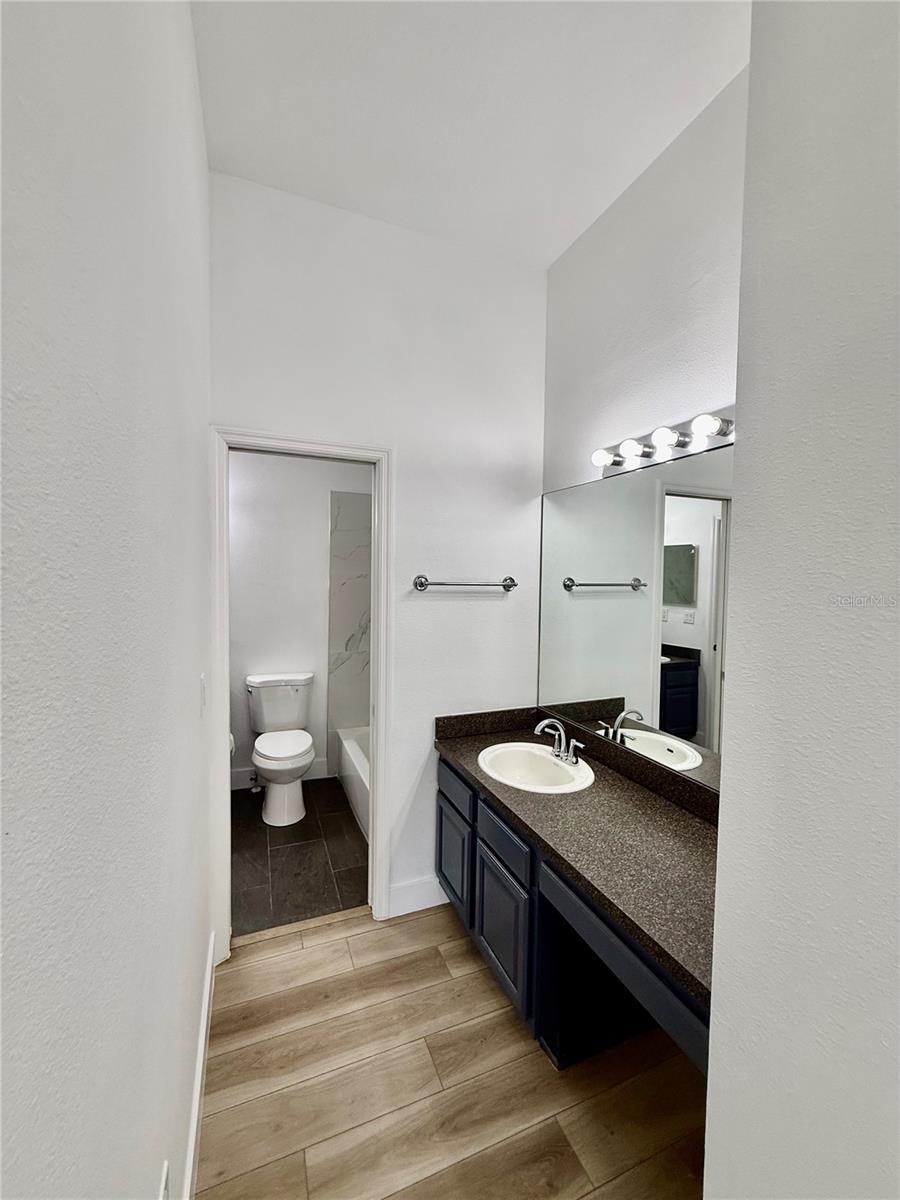 THE PROMENADE TWNHMS AT WES - Residential