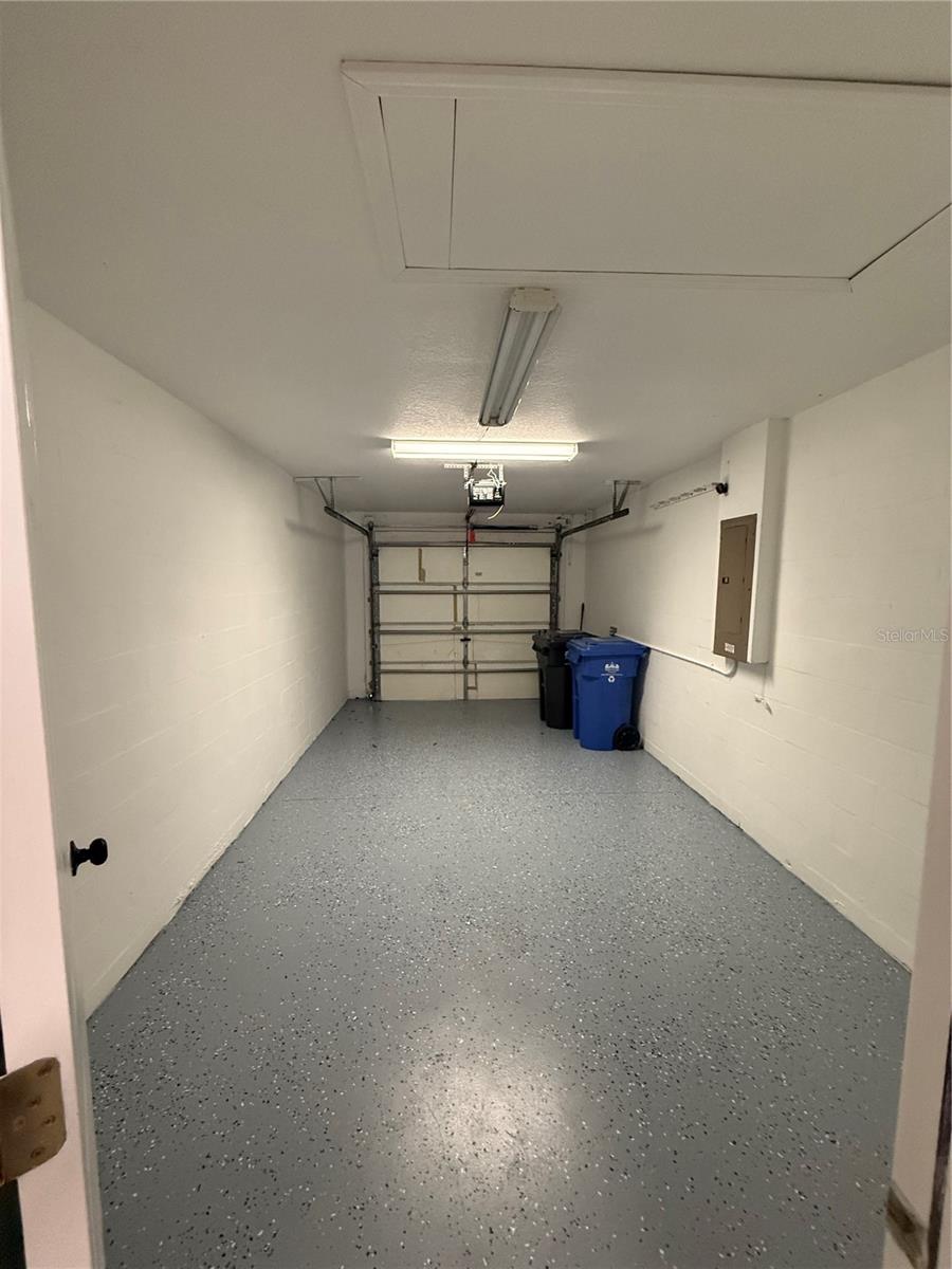 THE PROMENADE TWNHMS AT WES - Residential