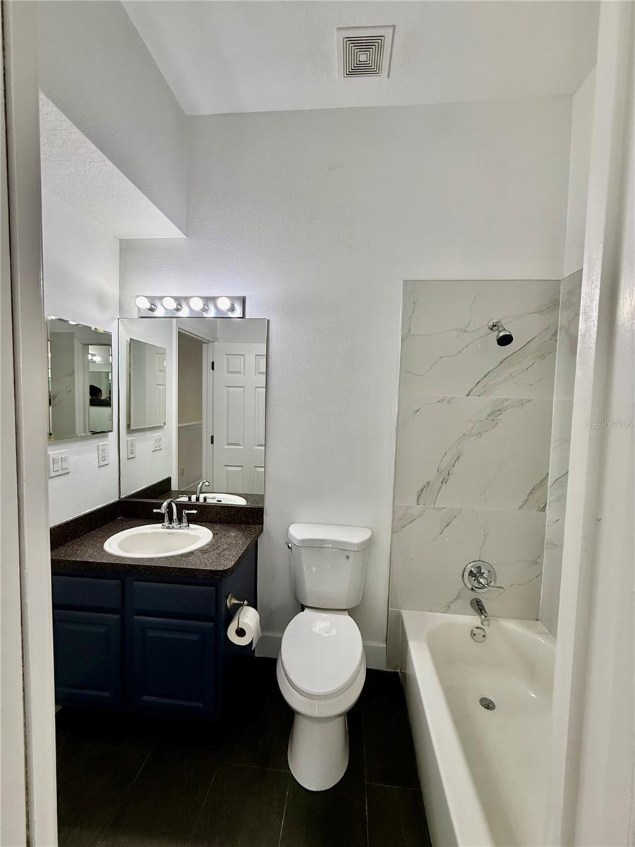 THE PROMENADE TWNHMS AT WES - Residential