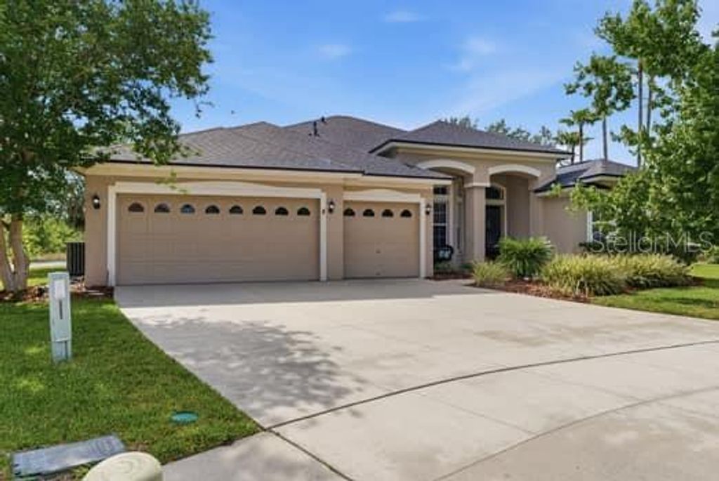 Photo of 6113 Cognac Circle, Lutz, FL 33558 (MLS # TB8500776)