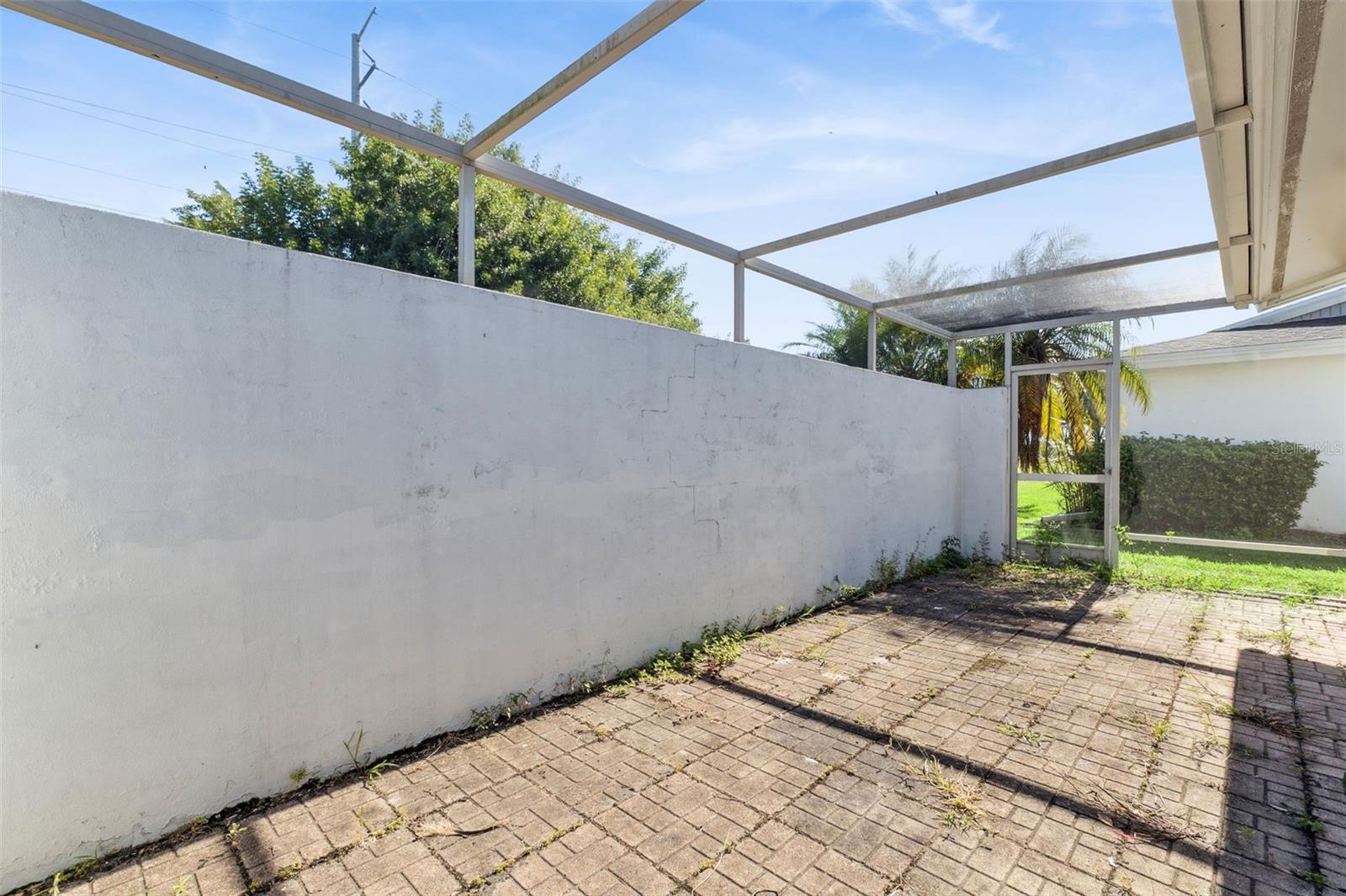 LAKES UNIT I THE - Residential Lease