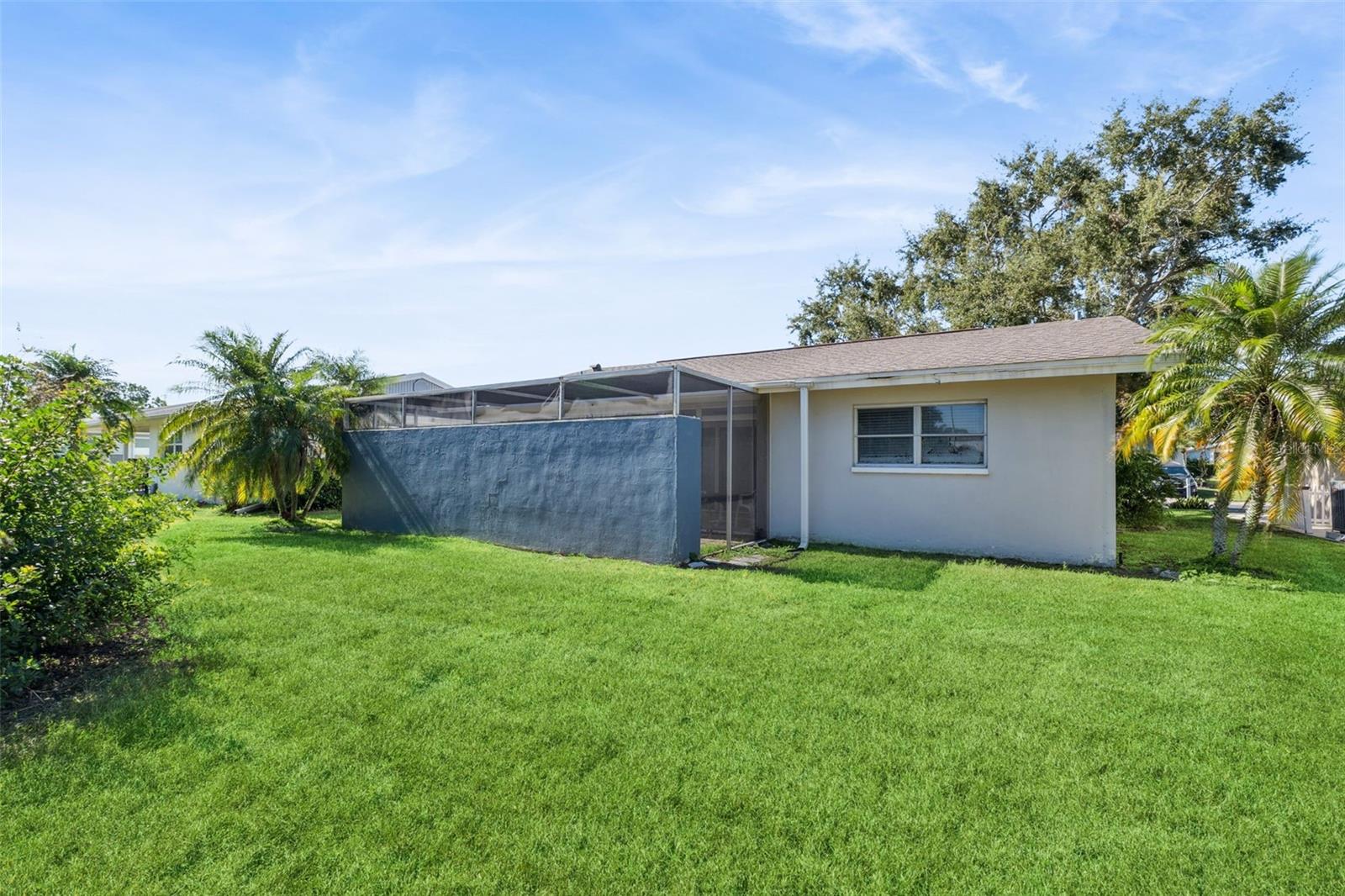 LAKES UNIT I THE - Residential Lease