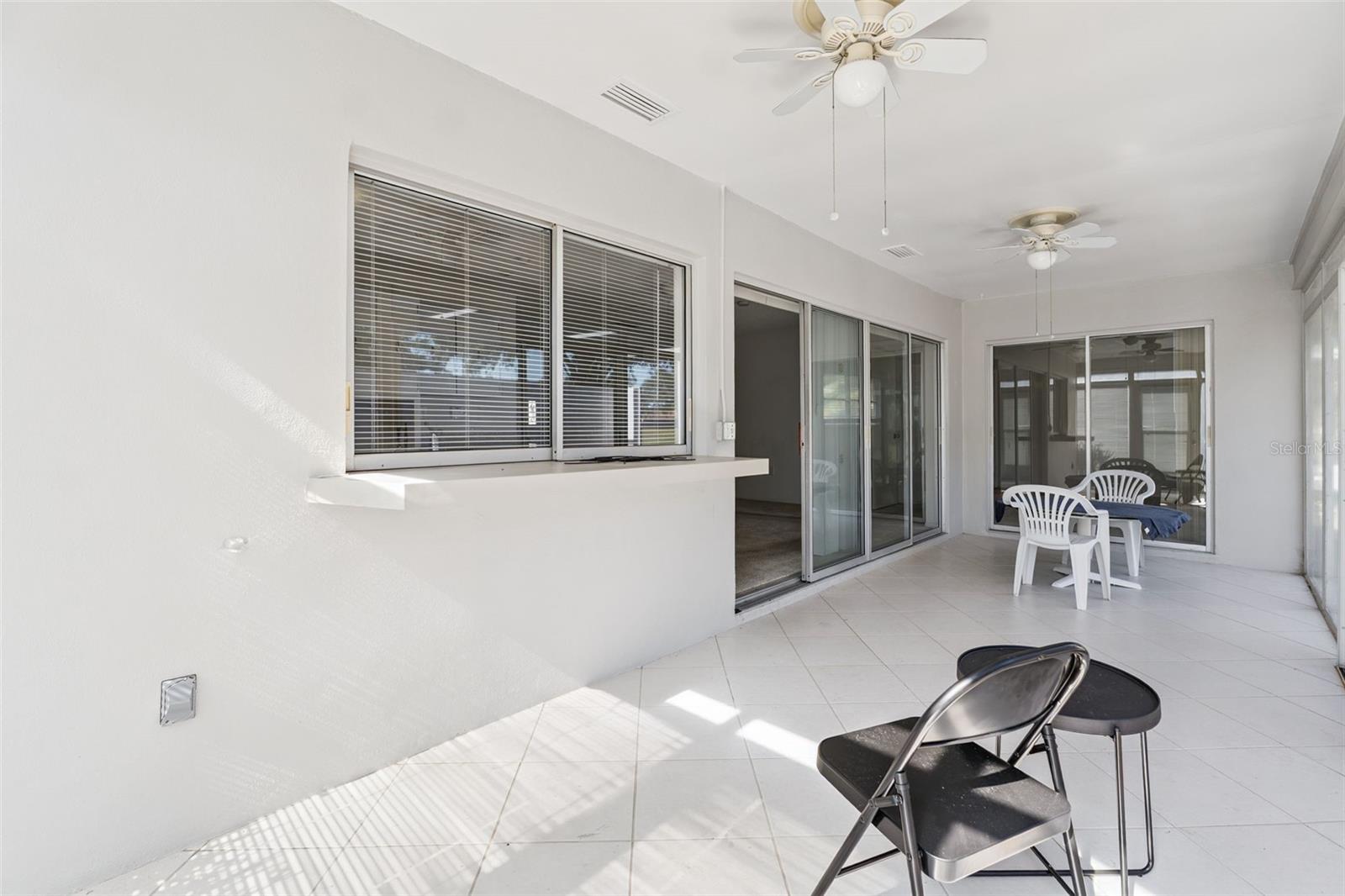 LAKES UNIT I THE - Residential Lease