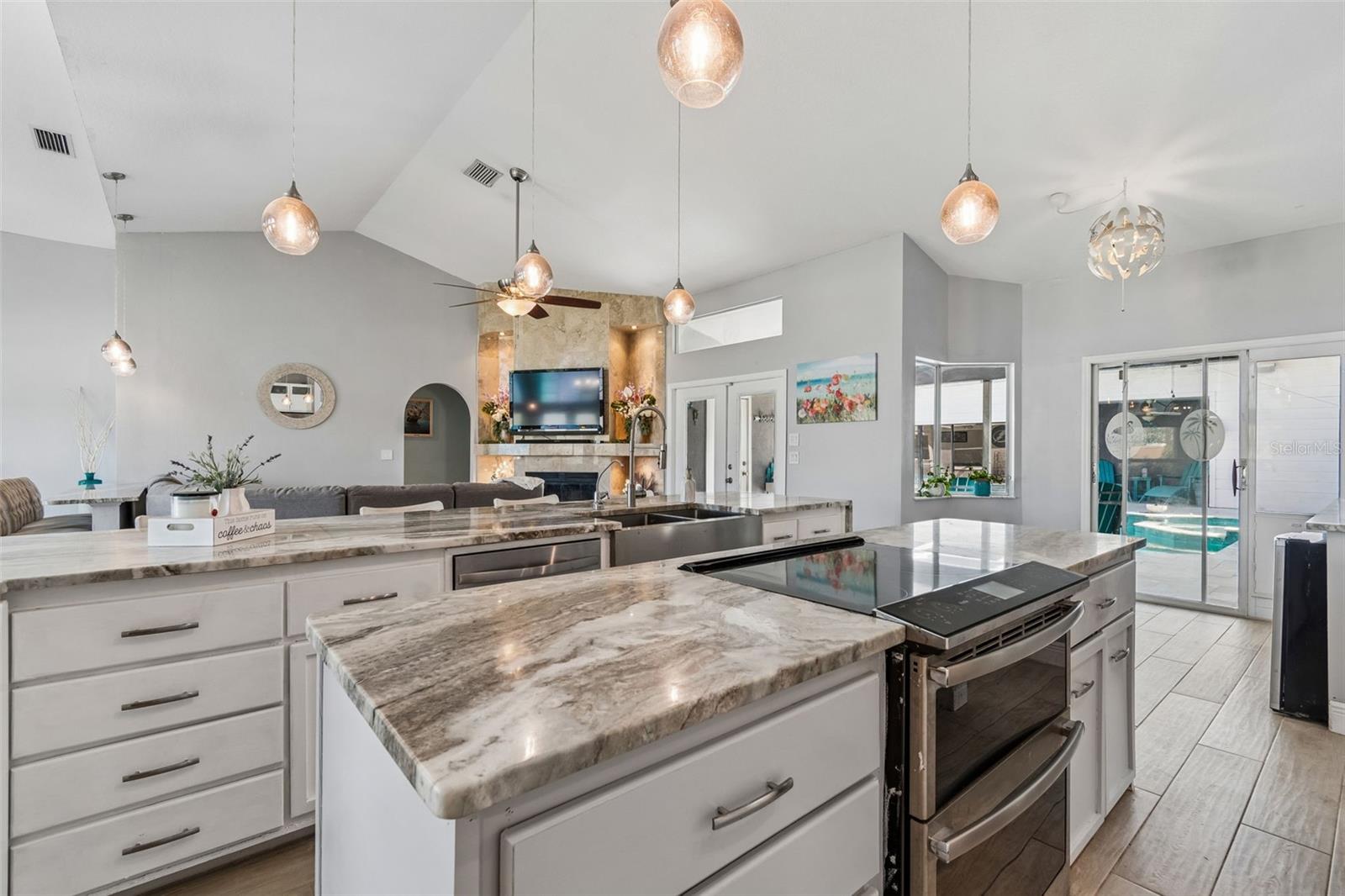 LAKE PADGETT - Residential