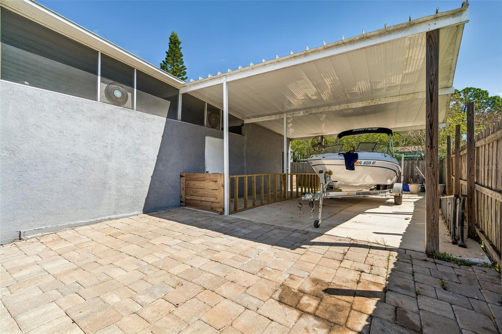 LAKE PADGETT - Residential