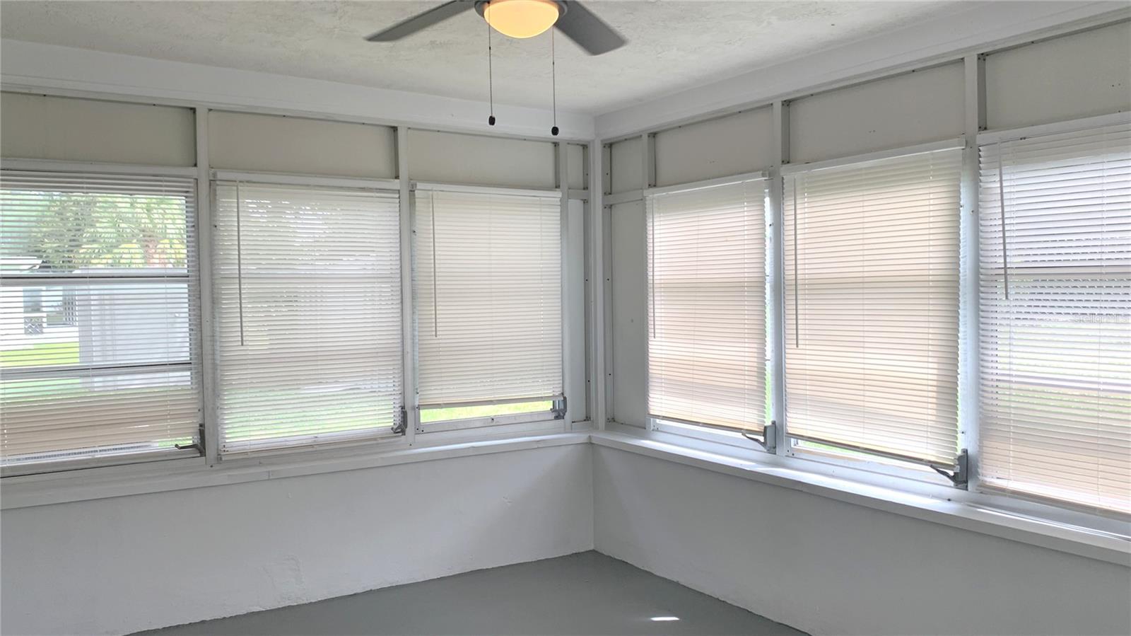 BEVERLY HILLS UNIT 05 - Residential Lease