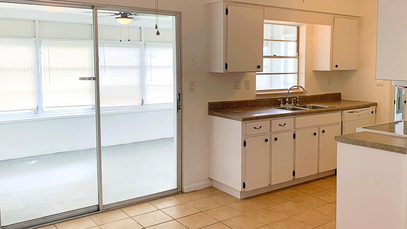 BEVERLY HILLS UNIT 05 - Residential Lease