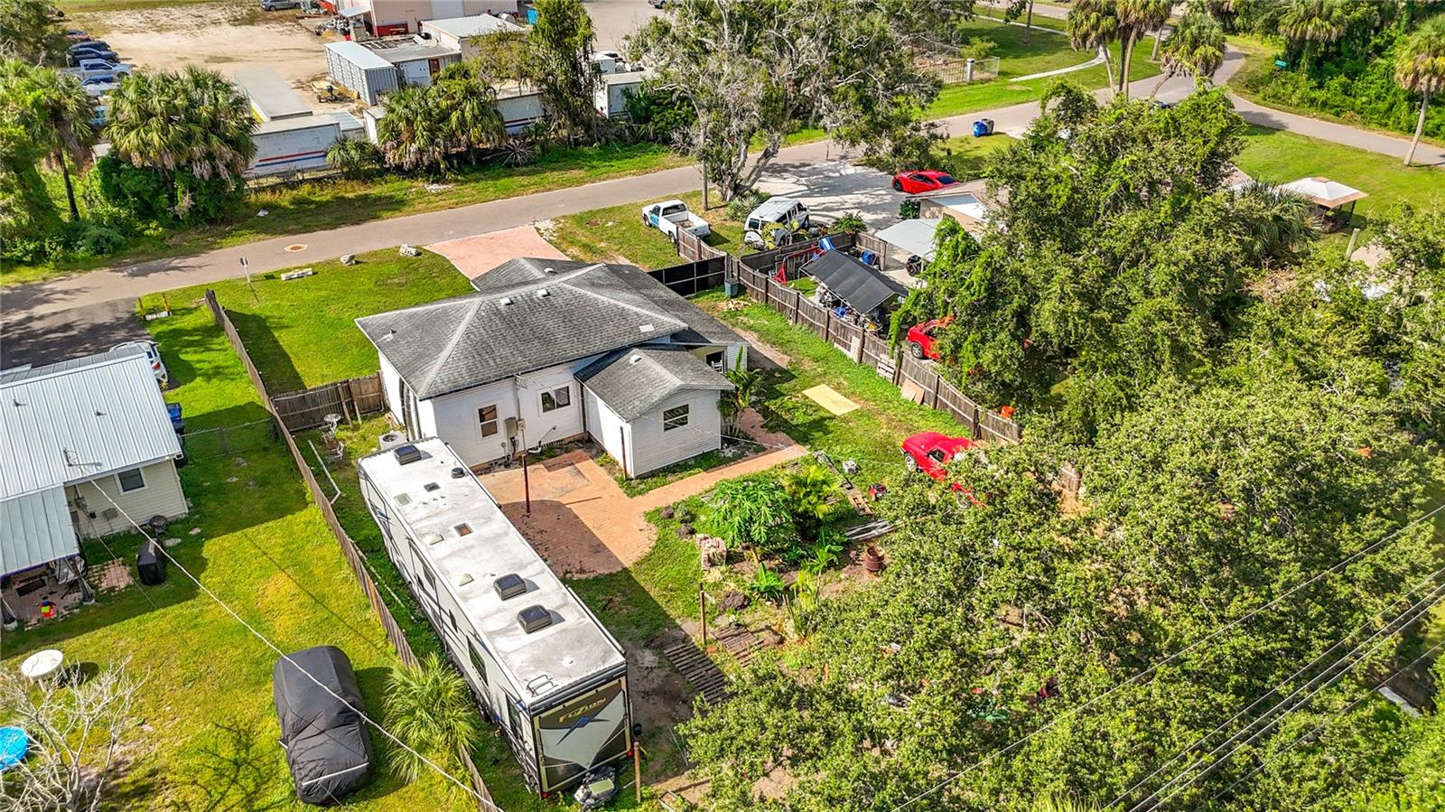 PALMETTO COUNTRY CLUB ESTATES FIRST UNIT - Residential