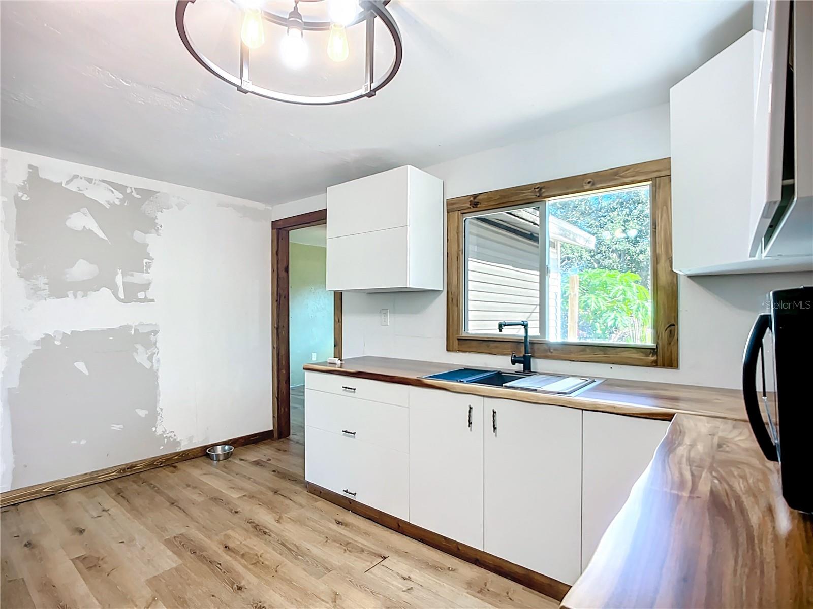 PALMETTO COUNTRY CLUB ESTATES FIRST UNIT - Residential