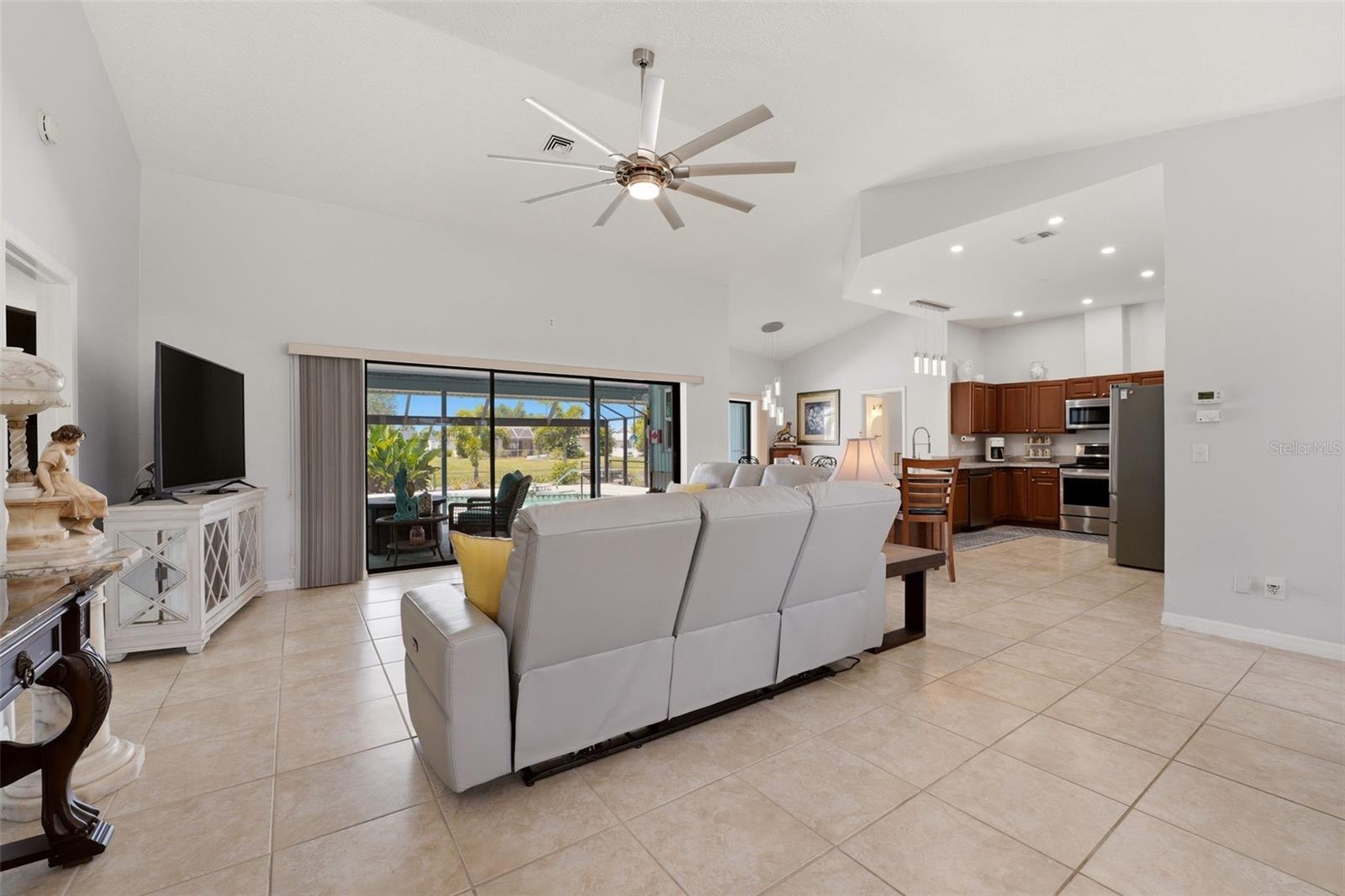 ROTONDA WEST PEBBLE BEACH - Residential