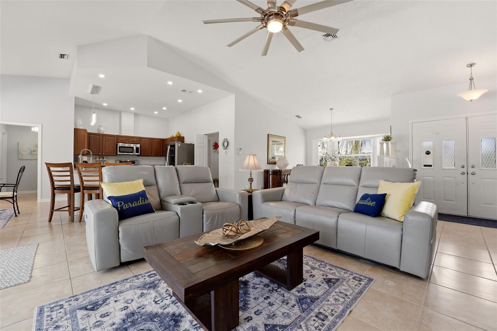 ROTONDA WEST PEBBLE BEACH - Residential