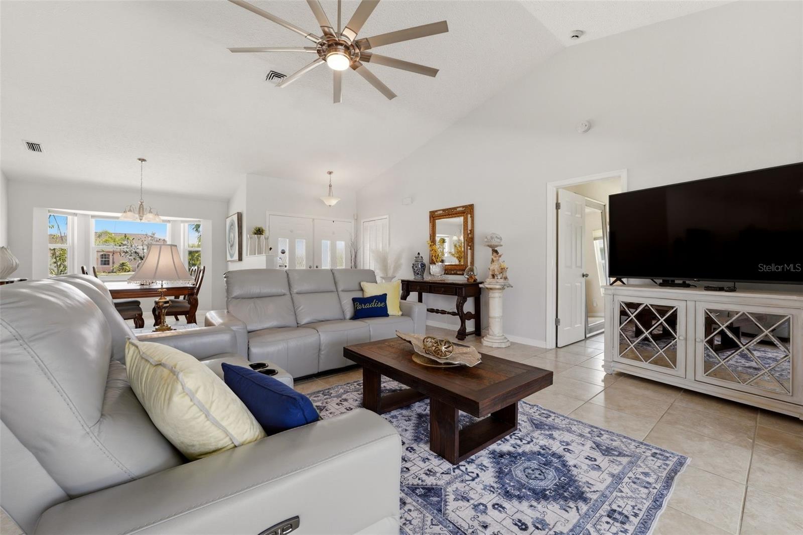 ROTONDA WEST PEBBLE BEACH - Residential