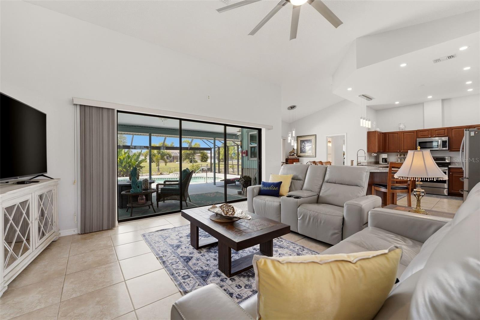 ROTONDA WEST PEBBLE BEACH - Residential