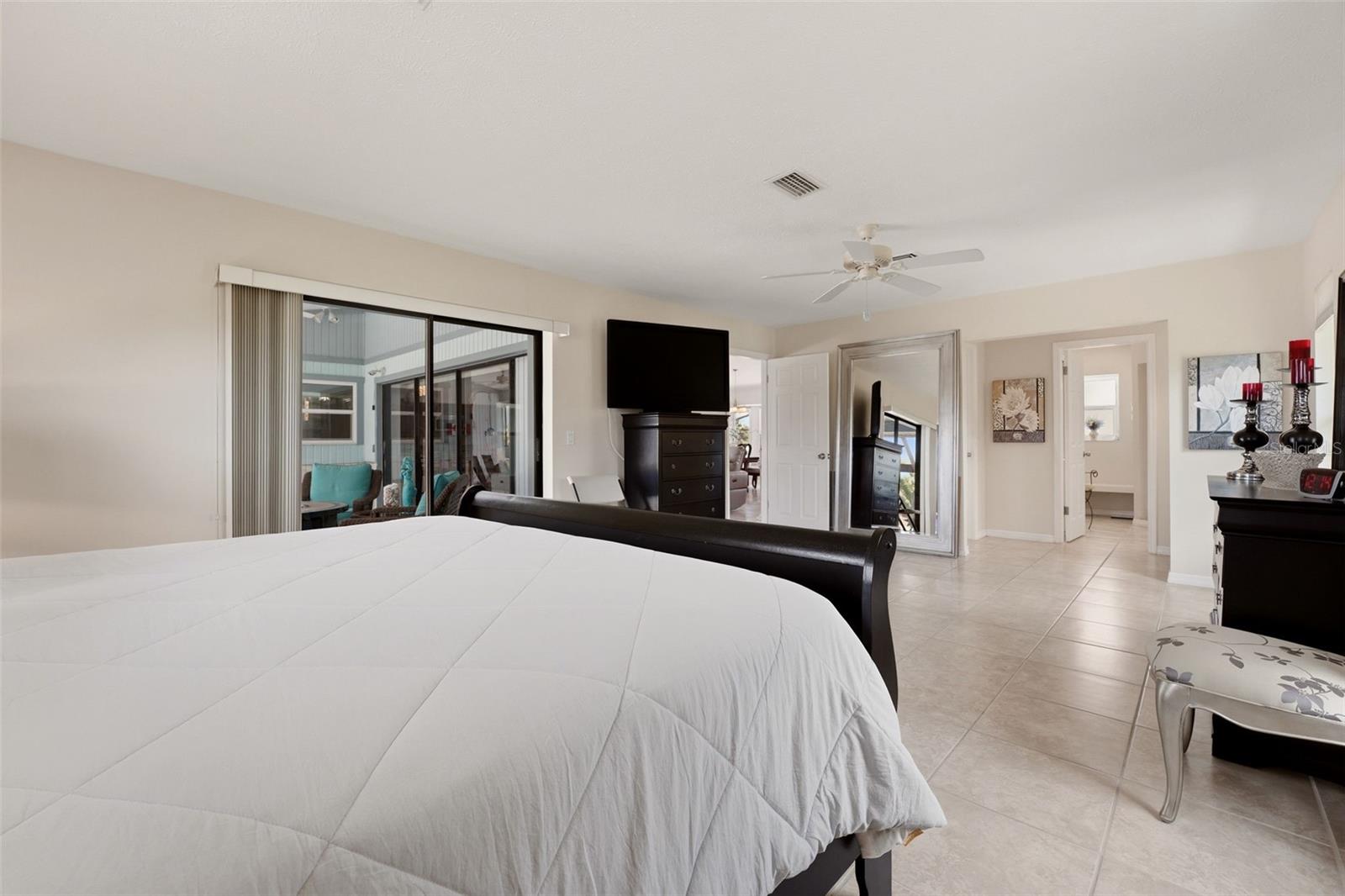 ROTONDA WEST PEBBLE BEACH - Residential