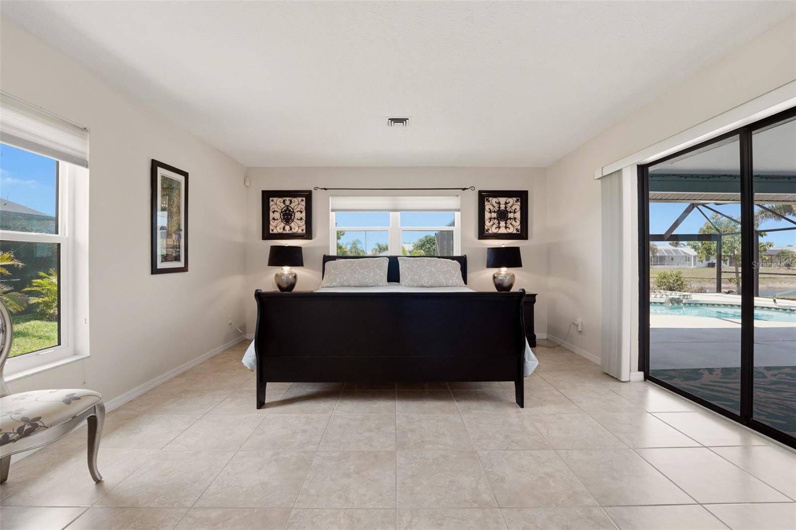 ROTONDA WEST PEBBLE BEACH - Residential