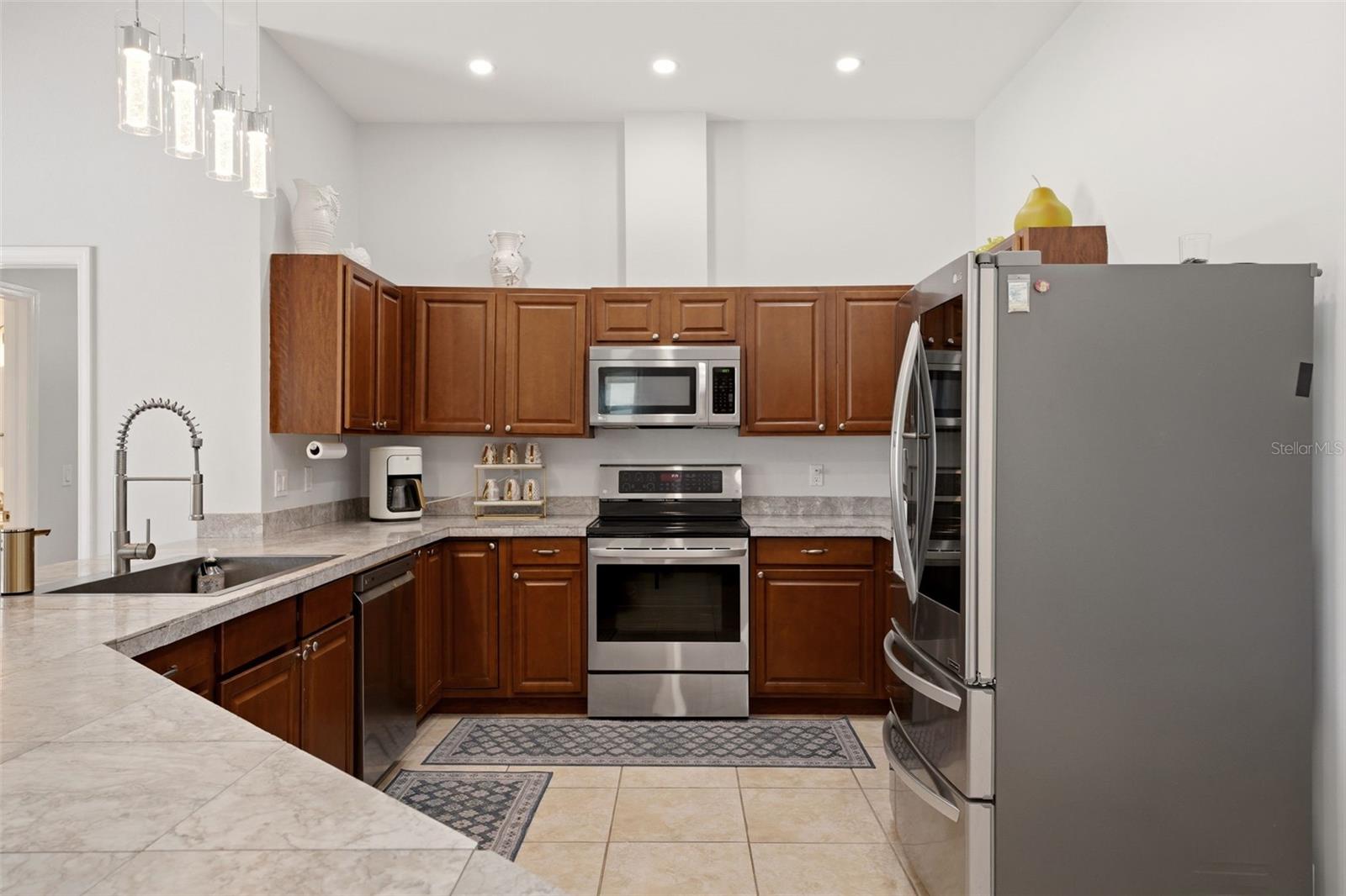 ROTONDA WEST PEBBLE BEACH - Residential