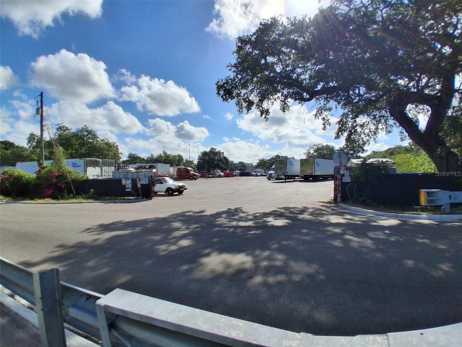 7001 CAUSEWAY BOULEVARD