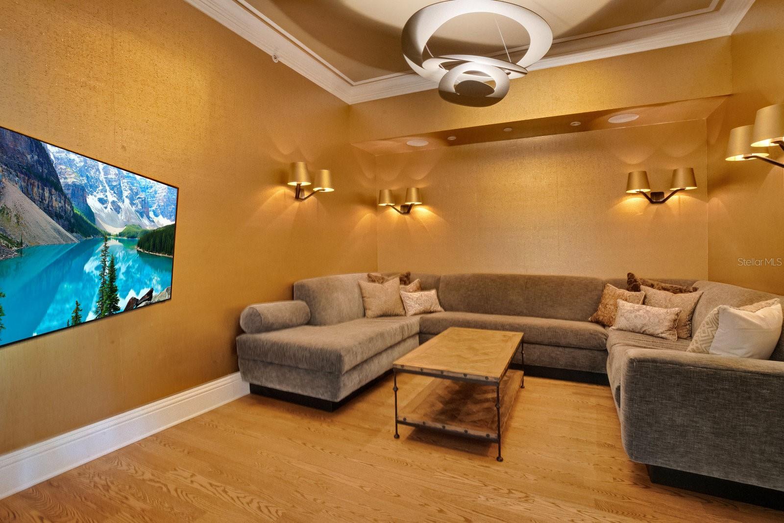 RESIDENCES - Residential