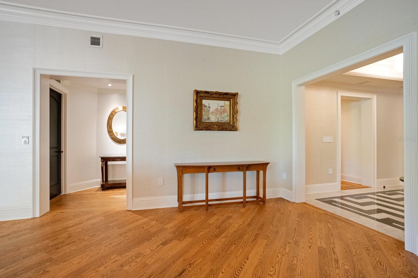 RESIDENCES - Residential