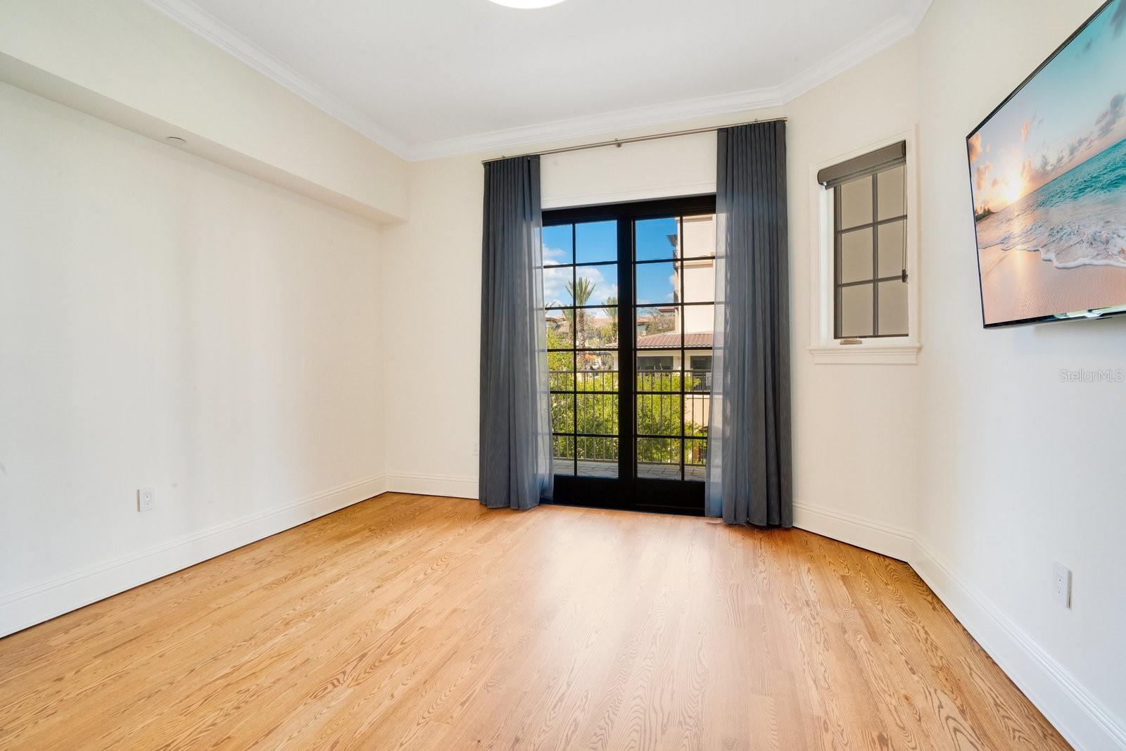 RESIDENCES - Residential