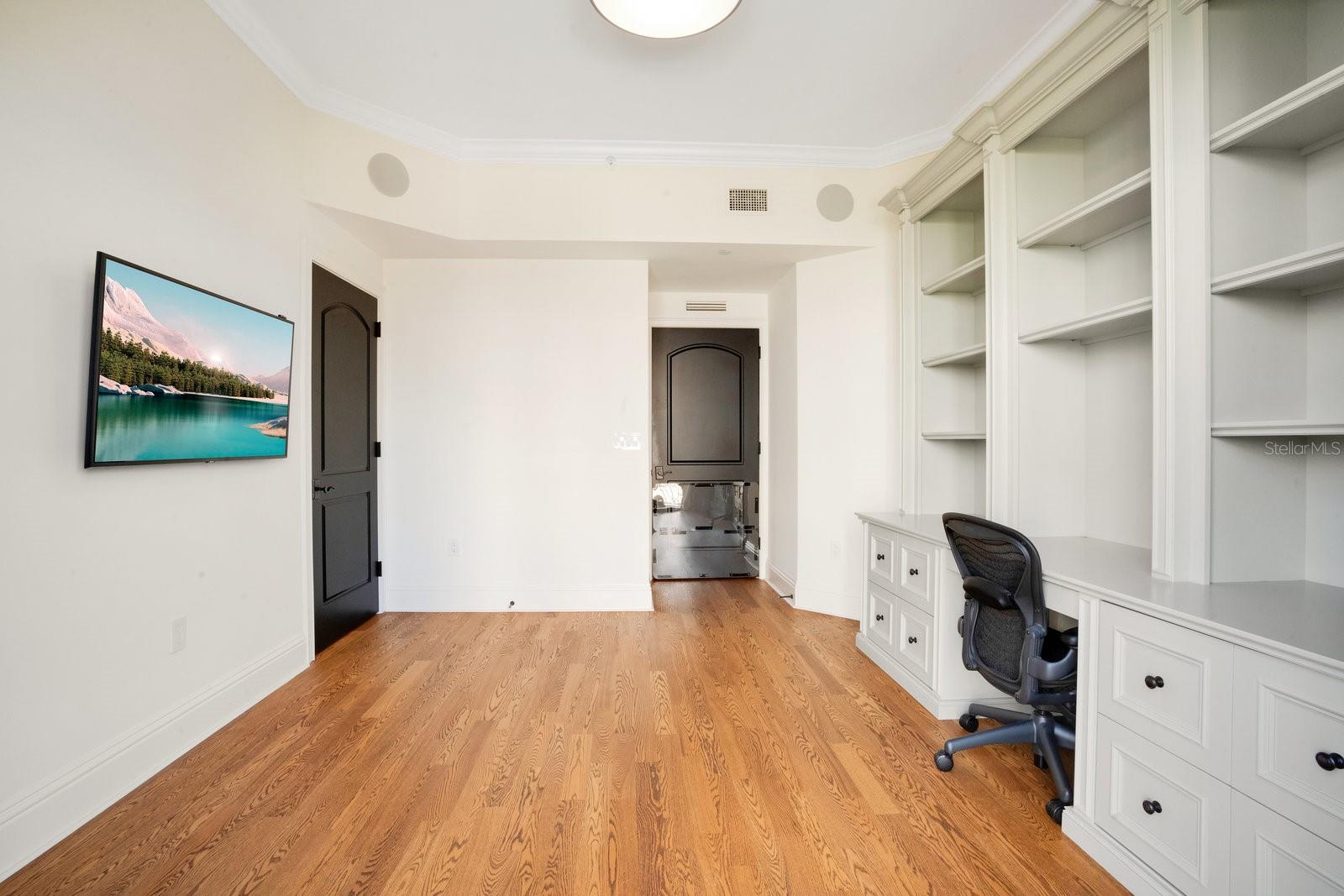 RESIDENCES - Residential