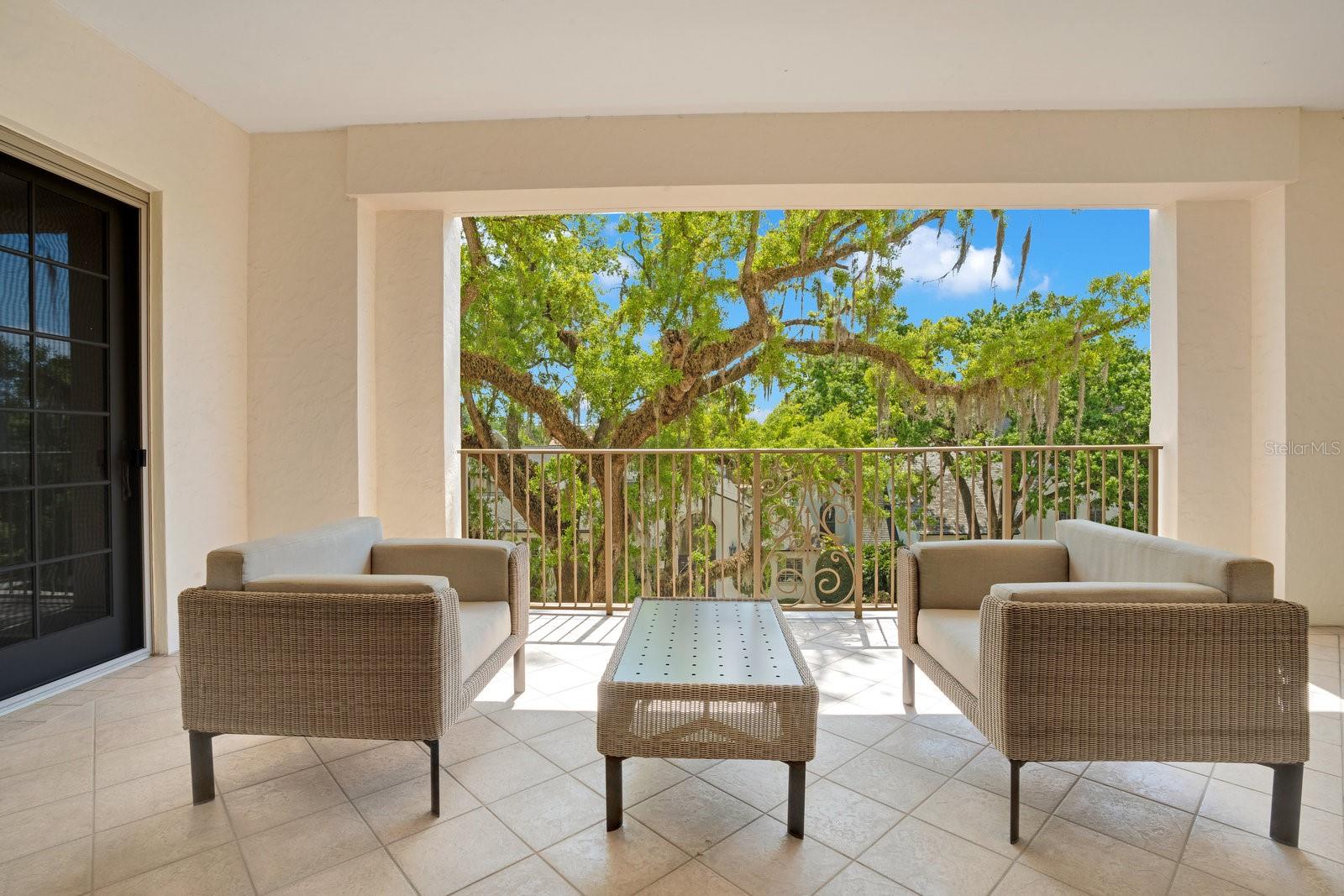 RESIDENCES - Residential