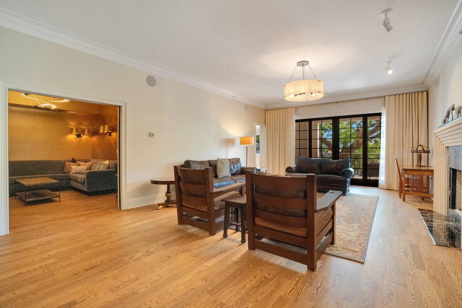 RESIDENCES - Residential