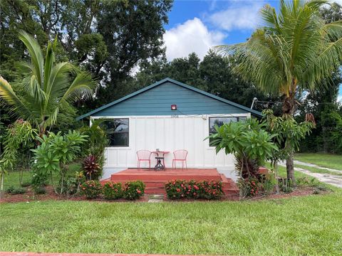 Photo of 3816 Lone Oak Road, Plant City, FL 33567 (MLS # TB8435749)